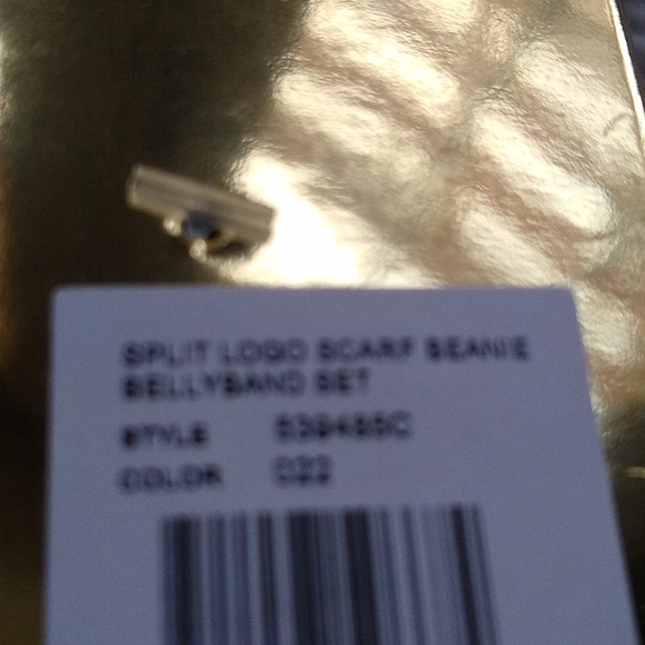 Michael kors scarf and reversible hat set NWT - Picture 3 of 4